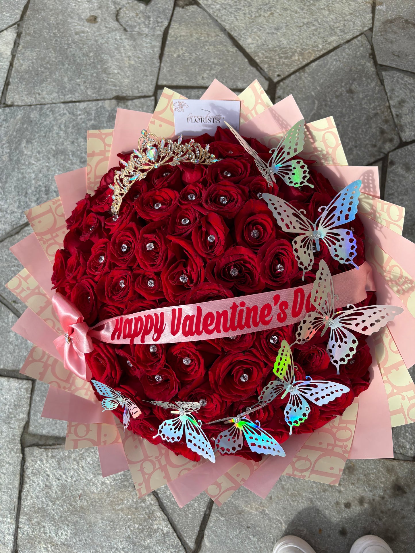 Butterfly Queen Bouquet – 100 Roses